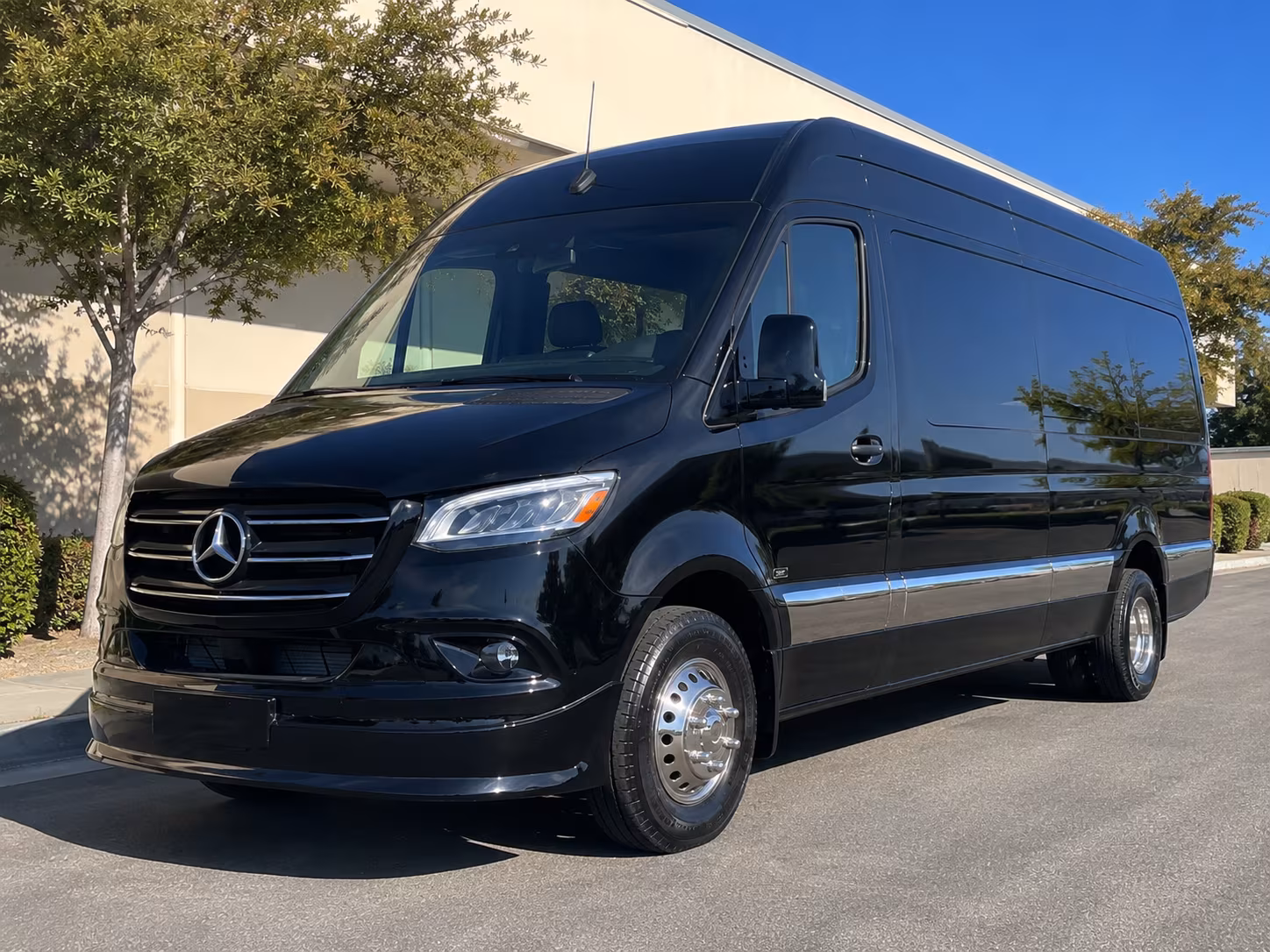 book a bus for your next corporate event 3